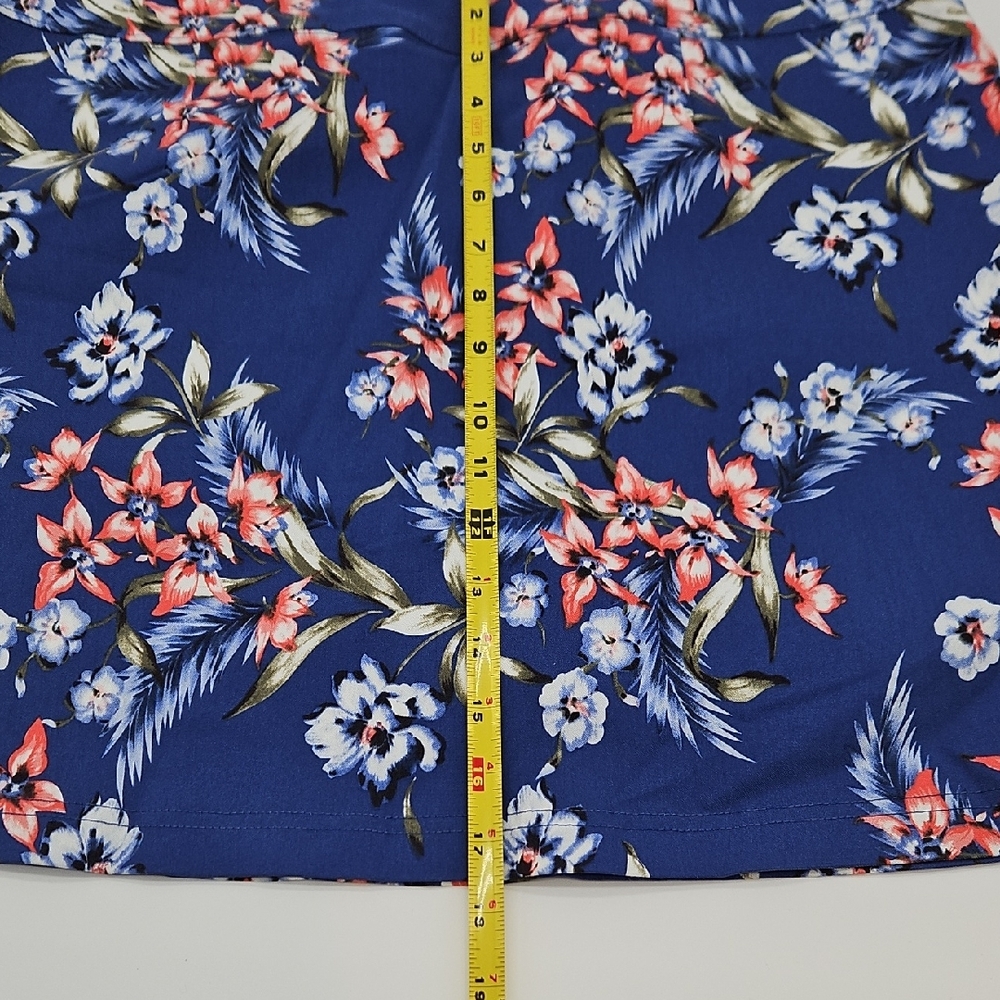 Mario Serrani Blue Floral Women's Skort Size Large - Picture 8 of 8